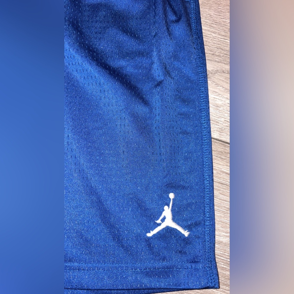 Jordan Essentials Youth Size Large Basketball Shorts Blue W White Logo Athletic - Picture 8 of 8